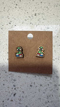 Load image into Gallery viewer, Wooden Earrings
