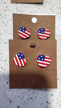 Load image into Gallery viewer, Heart Earrings